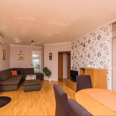 Appartamento In 39347 Crikvenica