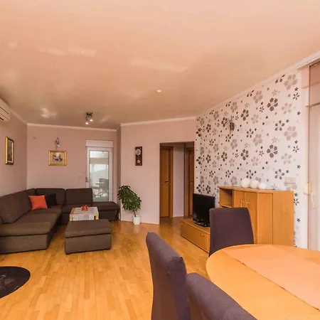 In 39347 * Crikvenica