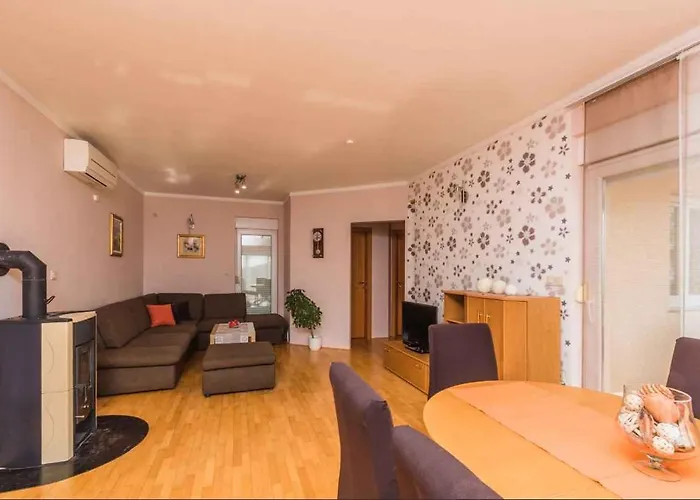 Apartman In 39347 Crikvenica